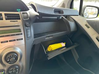 TOYOTA Yaris usata 38