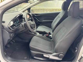 FORD Fiesta usata, con USB