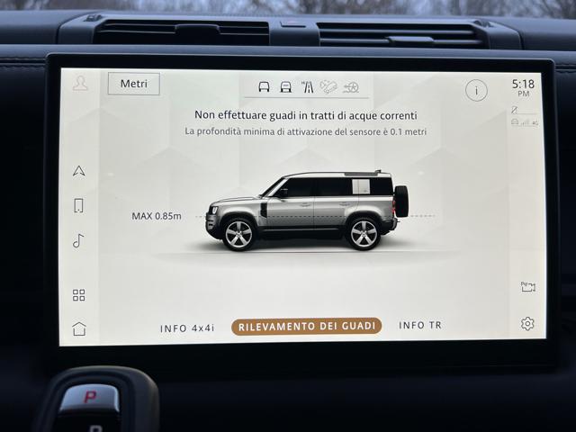 LAND ROVER Defender usata, con Touch screen