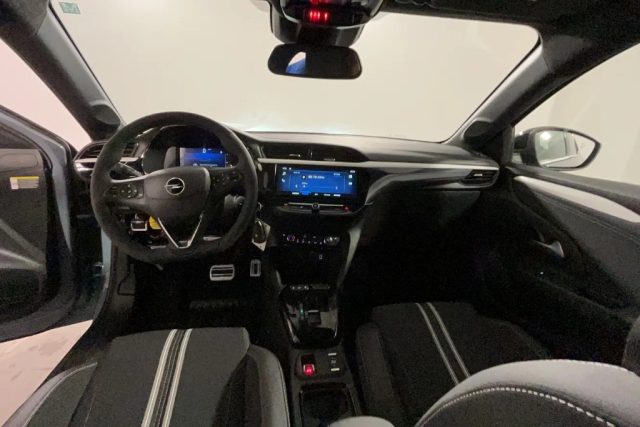 OPEL Corsa usata, con Park Distance Control