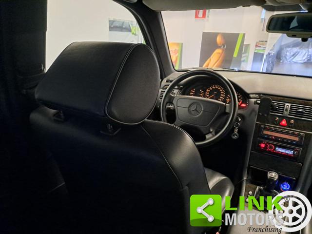 MERCEDES-BENZ E 200 usata 30