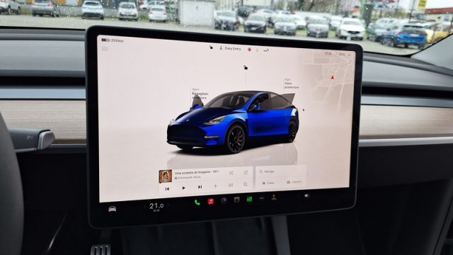 TESLA Model Y usata, con Servosterzo