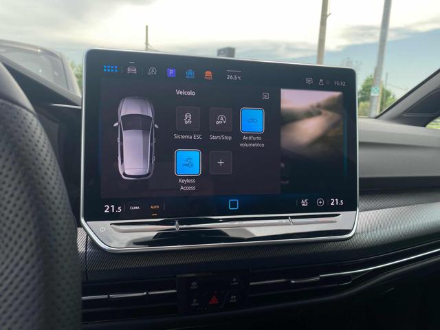 VOLKSWAGEN Golf usata, con USB