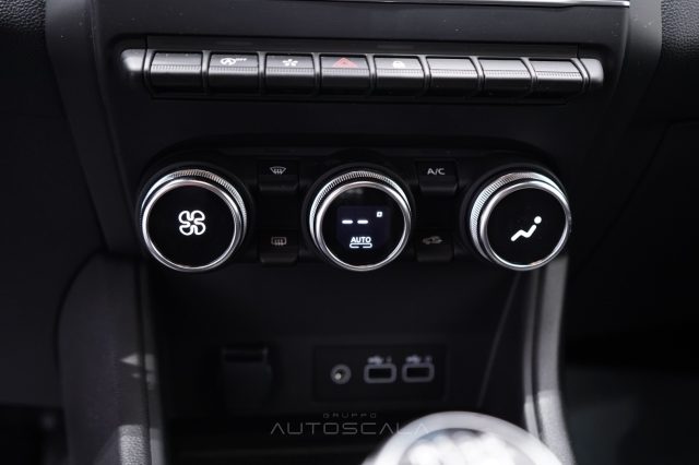 RENAULT Captur usata, con USB