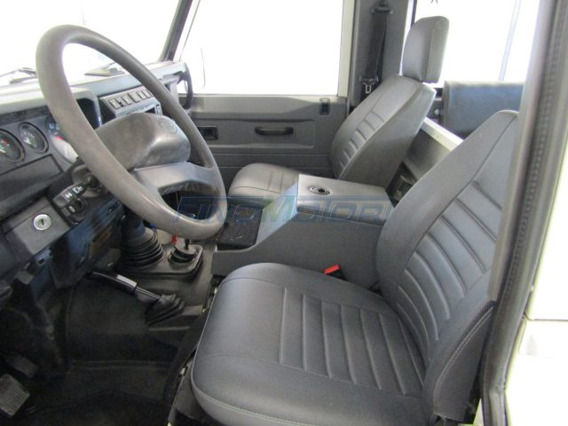 LAND ROVER Defender usata 6