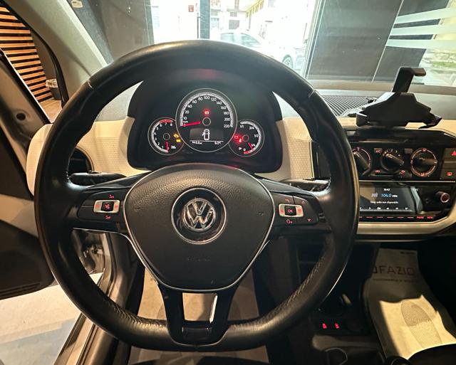 VOLKSWAGEN up! usata, con Boardcomputer