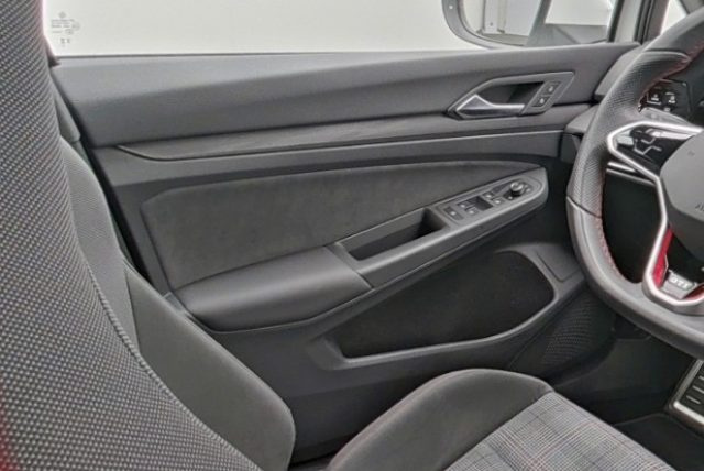 VOLKSWAGEN Golf usata, con Controllo trazione