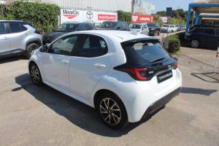 TOYOTA Yaris usata, con Bracciolo