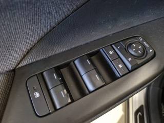 TOYOTA C-HR usata, con Fari LED