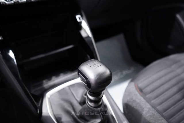PEUGEOT 2008 usata, con Sistema di navigazione