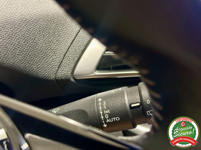 PEUGEOT 3008 usata, con Volante in pelle