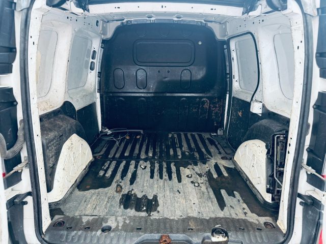 RENAULT Kangoo usata, con USB