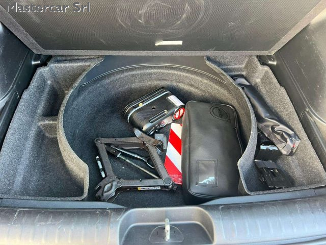 JEEP Cherokee usata, con USB