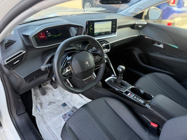 PEUGEOT 208 usata, con Sedile posteriore sdoppiato