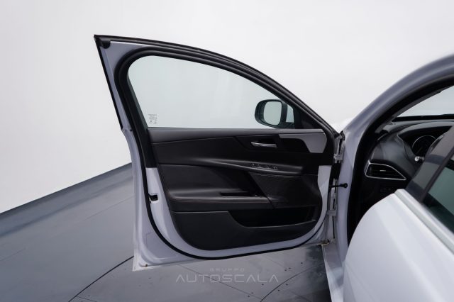 JAGUAR XE usata, con Climatizzatore