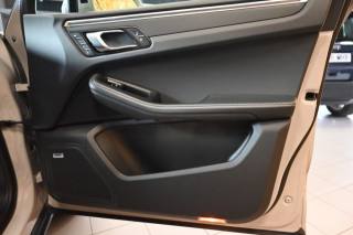 PORSCHE Macan usata 70