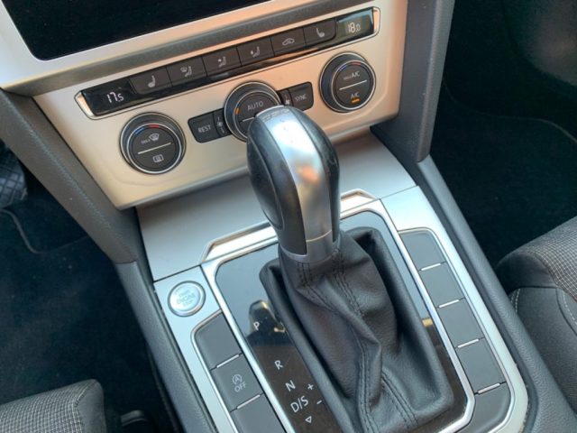 VOLKSWAGEN Passat Variant usata, con Controllo trazione
