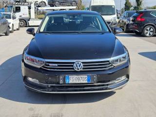 VOLKSWAGEN Passat usata, con ESP
