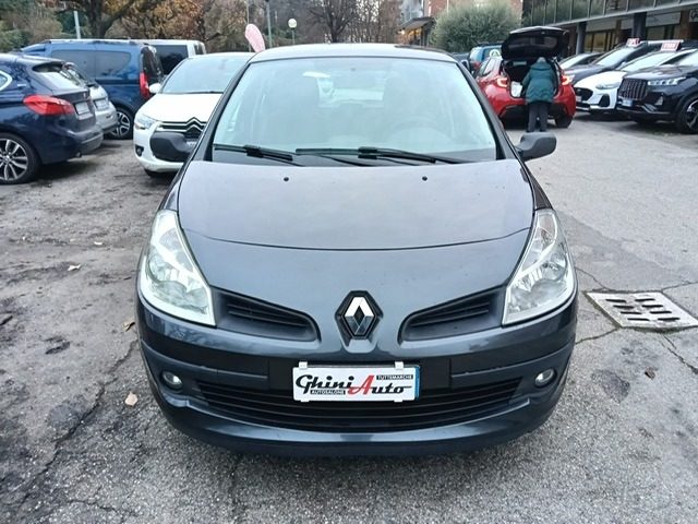 RENAULT Clio usata, con Airbag