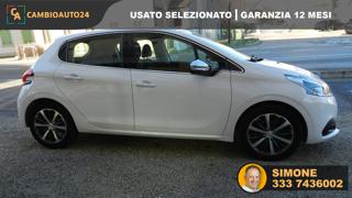 PEUGEOT 208 usata, con Alzacristalli elettrici