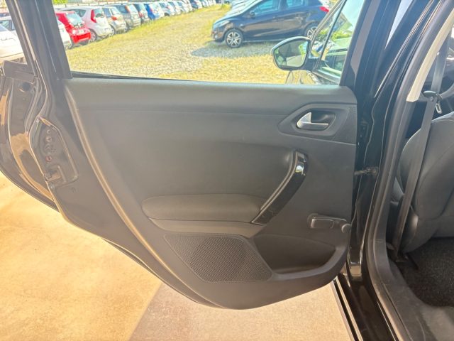 PEUGEOT 208 usata, con MP3