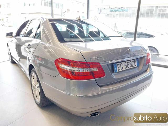 MERCEDES-BENZ E 220 usata, con Cerchi in lega