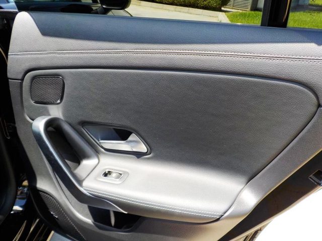 MERCEDES-BENZ CLA 180 usata 59