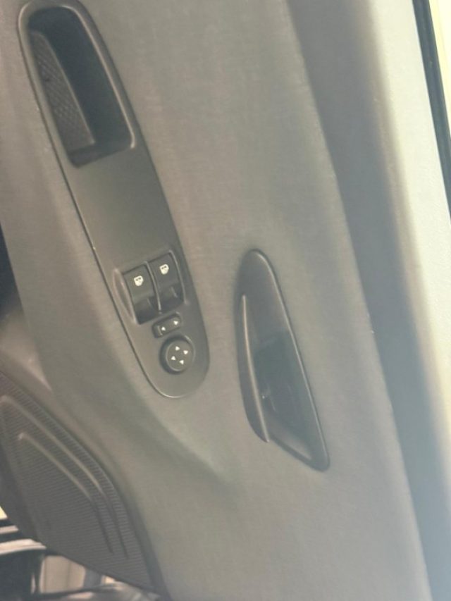 LANCIA Ypsilon usata, con ESP