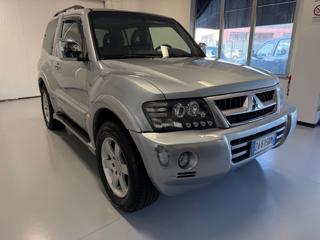 MITSUBISHI Pajero usata, con Airbag laterali