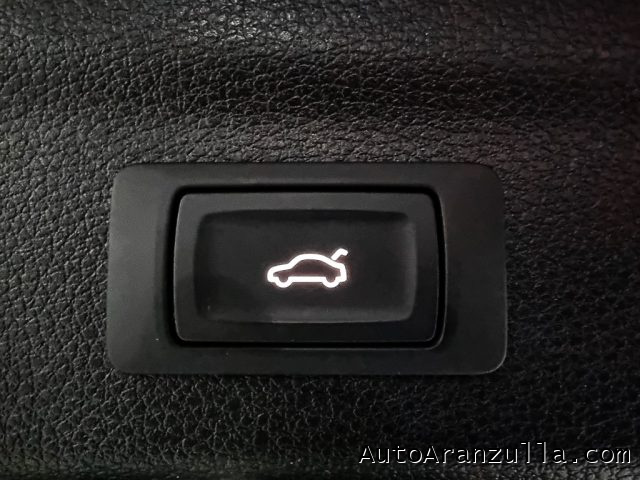 AUDI Q5 usata, con Sensori di parcheggio anteriori