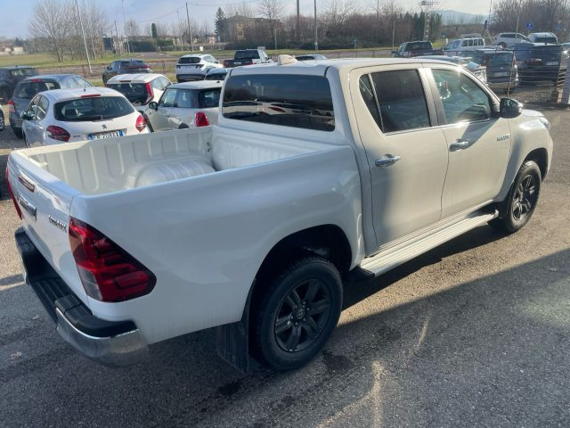TOYOTA Hilux usata, con Autoradio