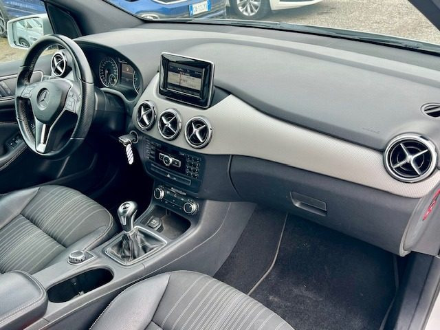 MERCEDES-BENZ B 180 usata, con Sistema di navigazione