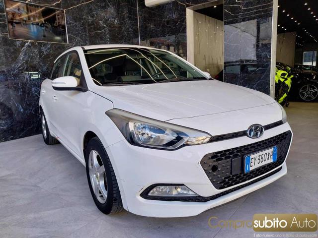 HYUNDAI i20 usata, con Airbag laterali