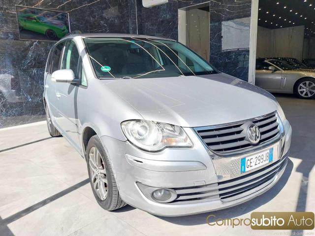 VOLKSWAGEN Touran usata, con Airbag