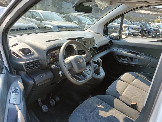TOYOTA Proace City usata, con Autoradio
