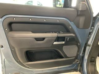 LAND ROVER Defender usata, con Park Distance Control