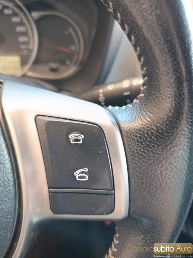 TOYOTA Yaris usata 23