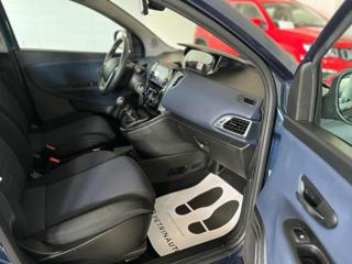LANCIA Ypsilon usata, con Fendinebbia