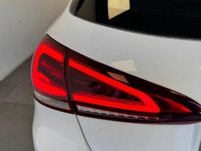 MERCEDES-BENZ A 180 usata, con Sedile posteriore sdoppiato