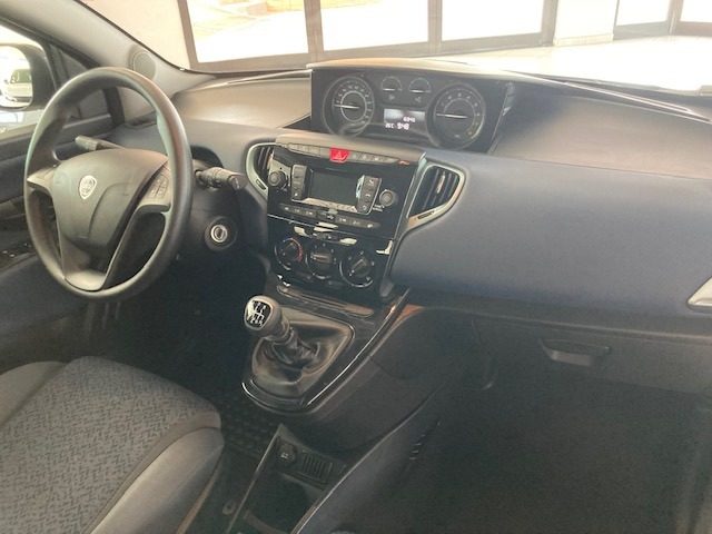 LANCIA Ypsilon usata, con Controllo automatico clima
