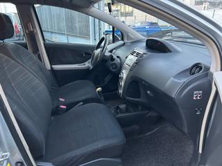 TOYOTA Yaris usata, con Fendinebbia