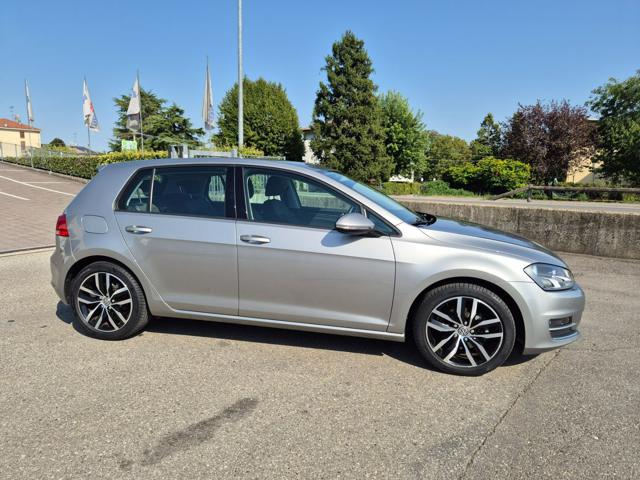 VOLKSWAGEN Golf usata, con Autoradio