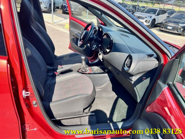TOYOTA Aygo X usata, con Autoradio
