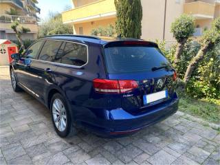 VOLKSWAGEN Passat Variant usata, con Airbag