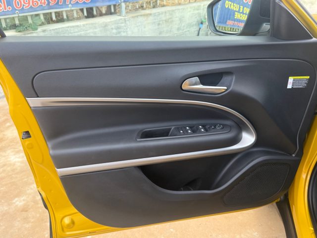JEEP Avenger usata, con Sedile posteriore sdoppiato