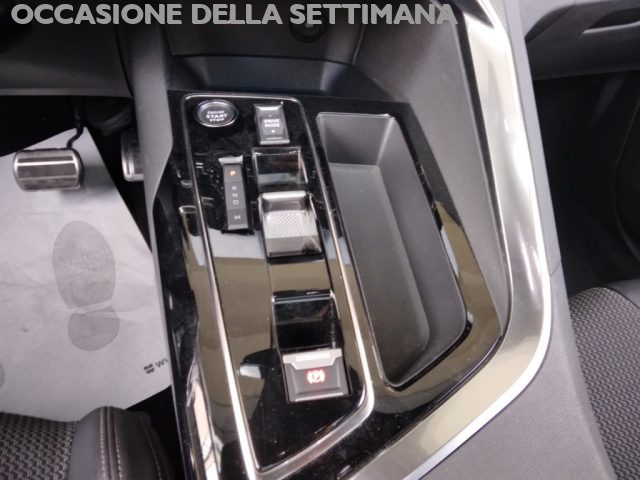 PEUGEOT 5008 usata, con Airbag testa