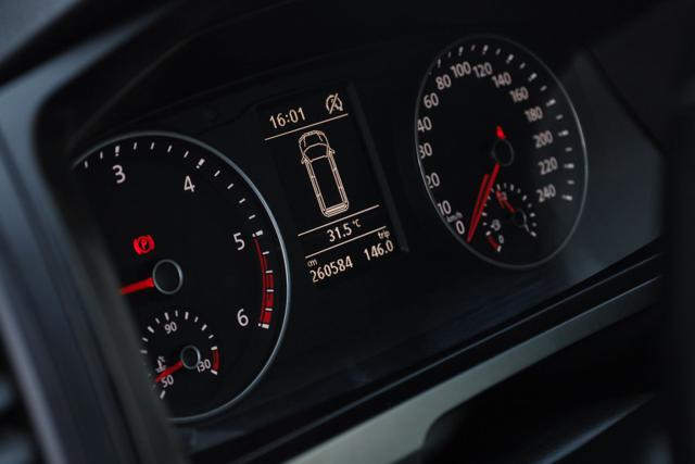 VOLKSWAGEN Multivan usata, con Fari LED