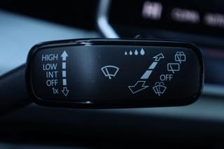 VOLKSWAGEN Golf usata, con Touch screen