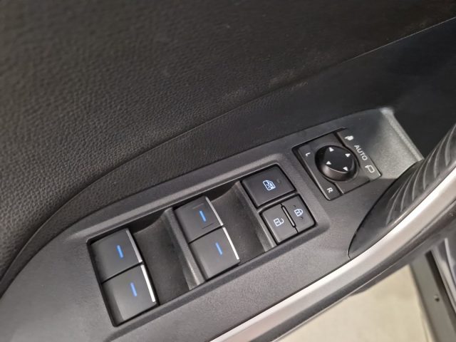 TOYOTA RAV 4 MY23 usata, con Sedile posteriore sdoppiato