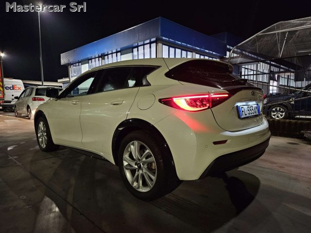 INFINITI Q30 usata, con Airbag Passeggero